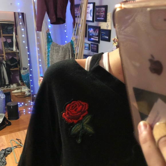 Rose crop top - Picture 2 of 2